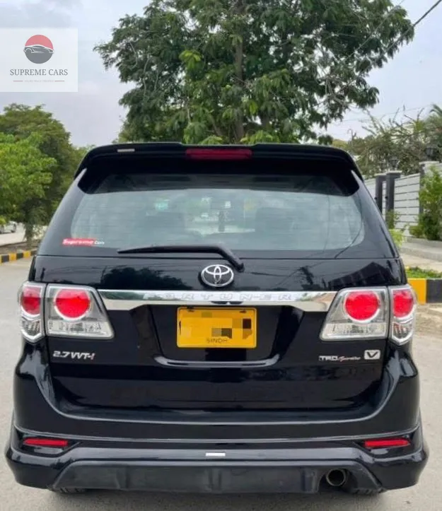 Toyota Fortuner 2016 for Sale in Karachi Image-1