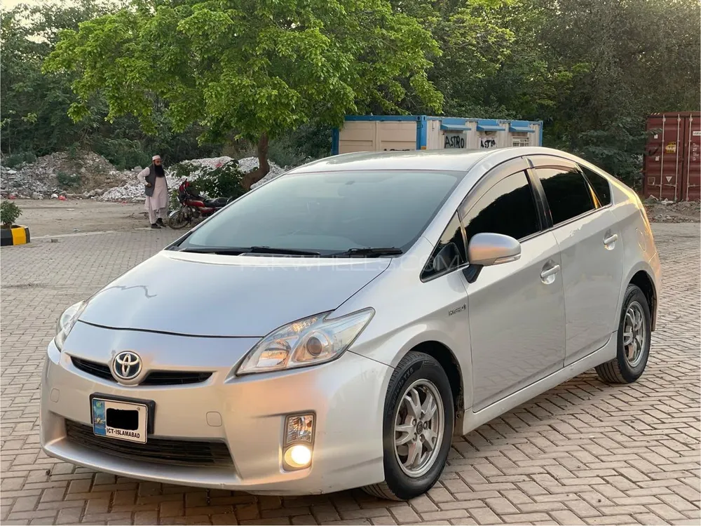 Toyota Prius 2011 for Sale in Islamabad Image-1