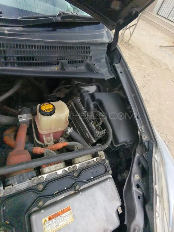 Toyota Prius 2010 for Sale in Islamabad Image-1