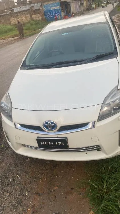 Toyota Prius 2013 for Sale in Mardan Image-1