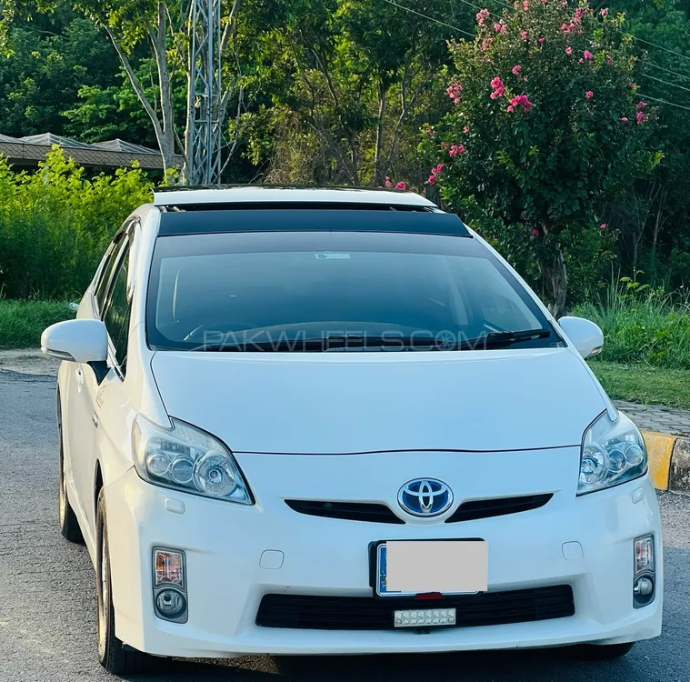 Toyota Prius 2010 for Sale in Islamabad Image-1