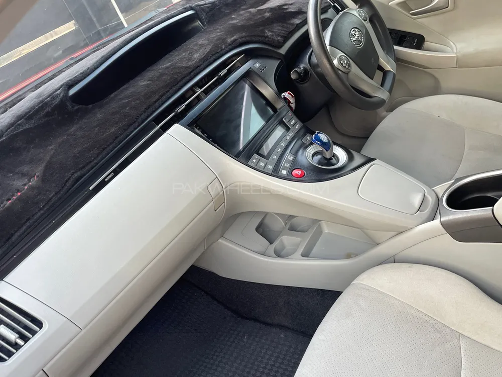 Toyota Prius 2012 for Sale in Islamabad Image-1
