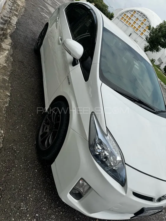 Toyota Prius 2011 for Sale in Islamabad Image-1