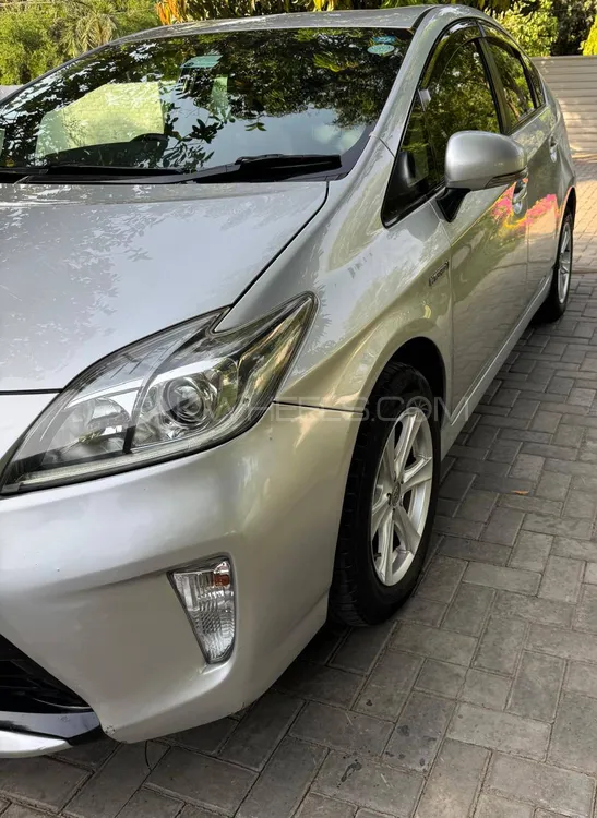 Toyota Prius 2012 for Sale in Islamabad Image-1