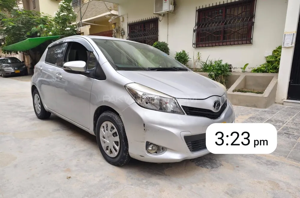 Toyota Vitz 2013 for Sale in Karachi Image-1