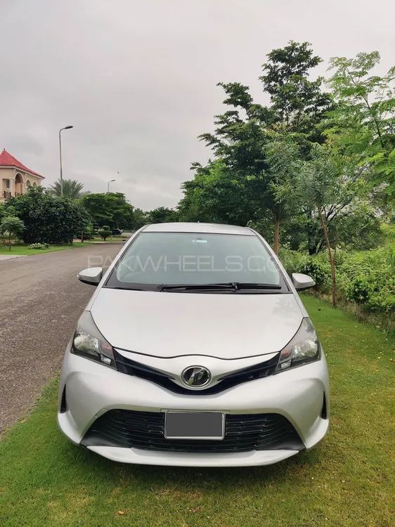 Toyota Vitz 2015 for Sale in Lahore Image-1