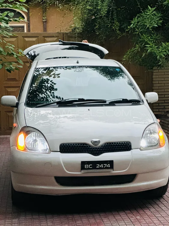 Toyota Vitz 2001 for Sale in Peshawar Image-1