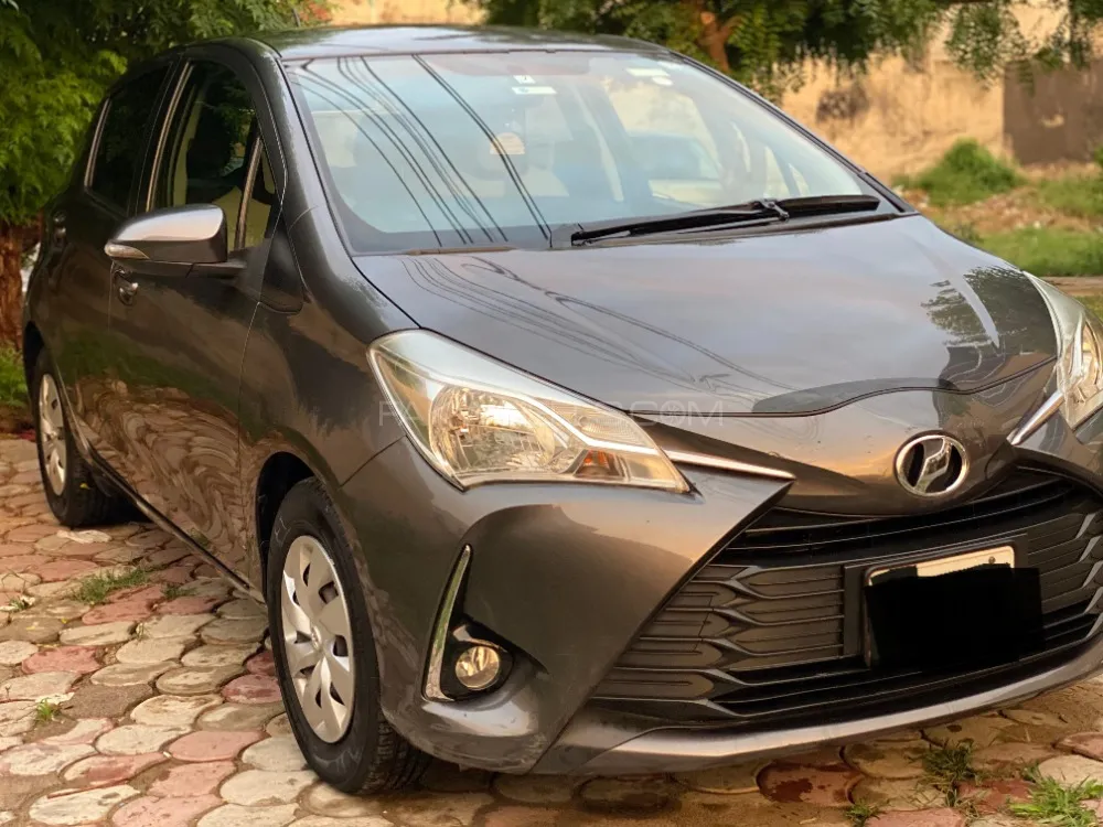 Toyota Vitz 2017 for Sale in Lahore Image-1