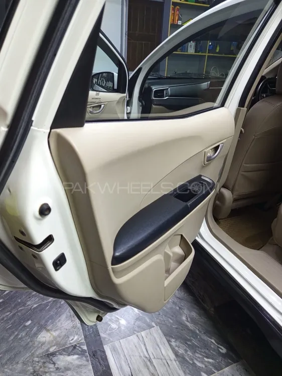 Honda BR-V 2018 for Sale in Rawalpindi Honda BR-V 2018 for Sale in Rawalpindi Image-6