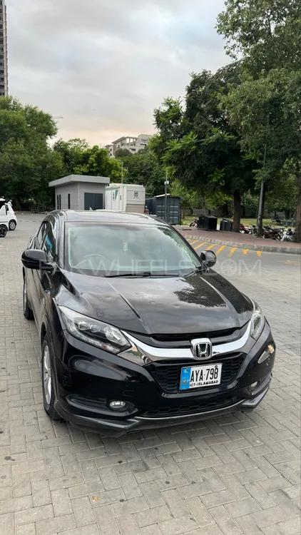 Honda Vezel 2016 for Sale in Islamabad Image-1