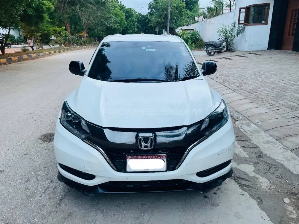 Honda Vezel 2017 for Sale in Karachi Image-1