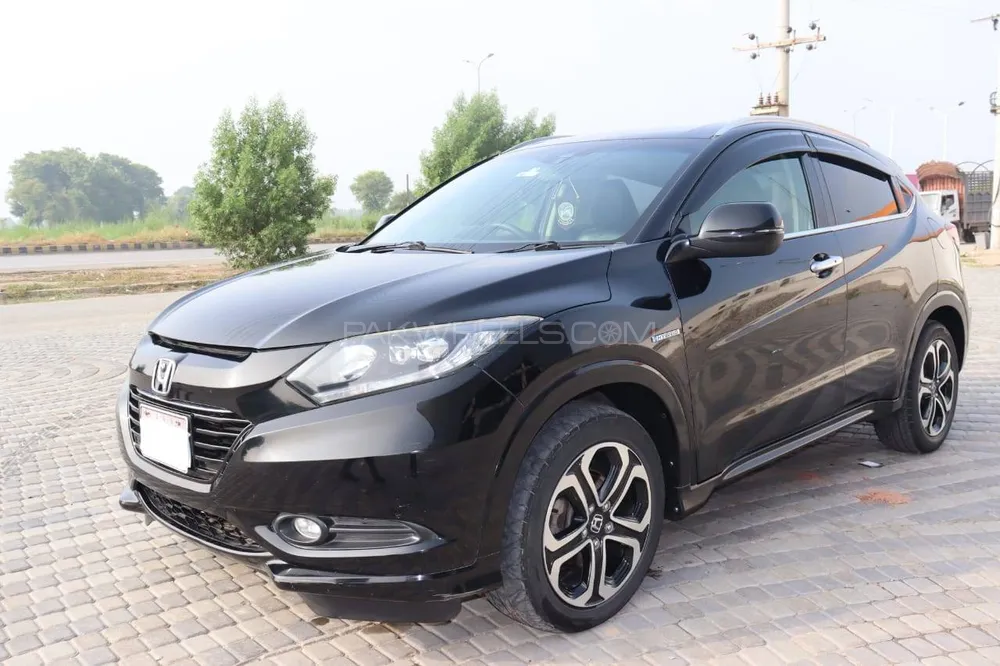 Honda Vezel 2015 for Sale in Lahore Image-1