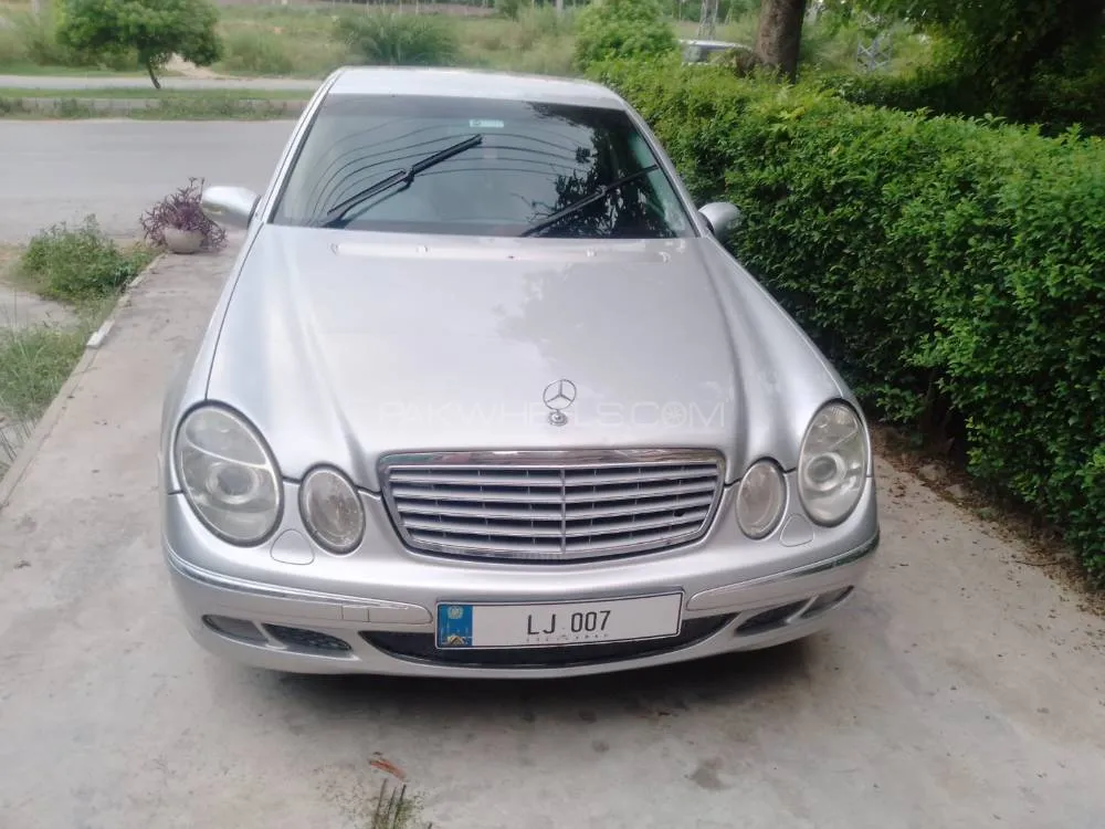 Mercedes Benz E Class 2004 for Sale in Islamabad Image-1