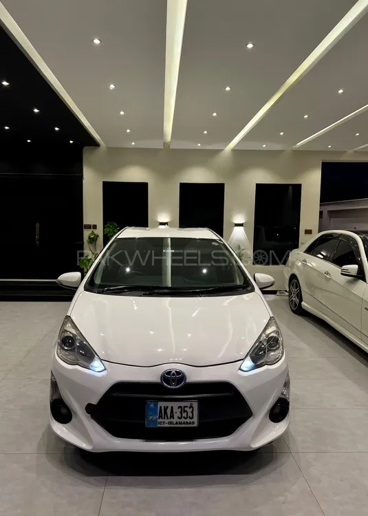 Toyota Aqua 2015 for Sale in Peshawar Image-1