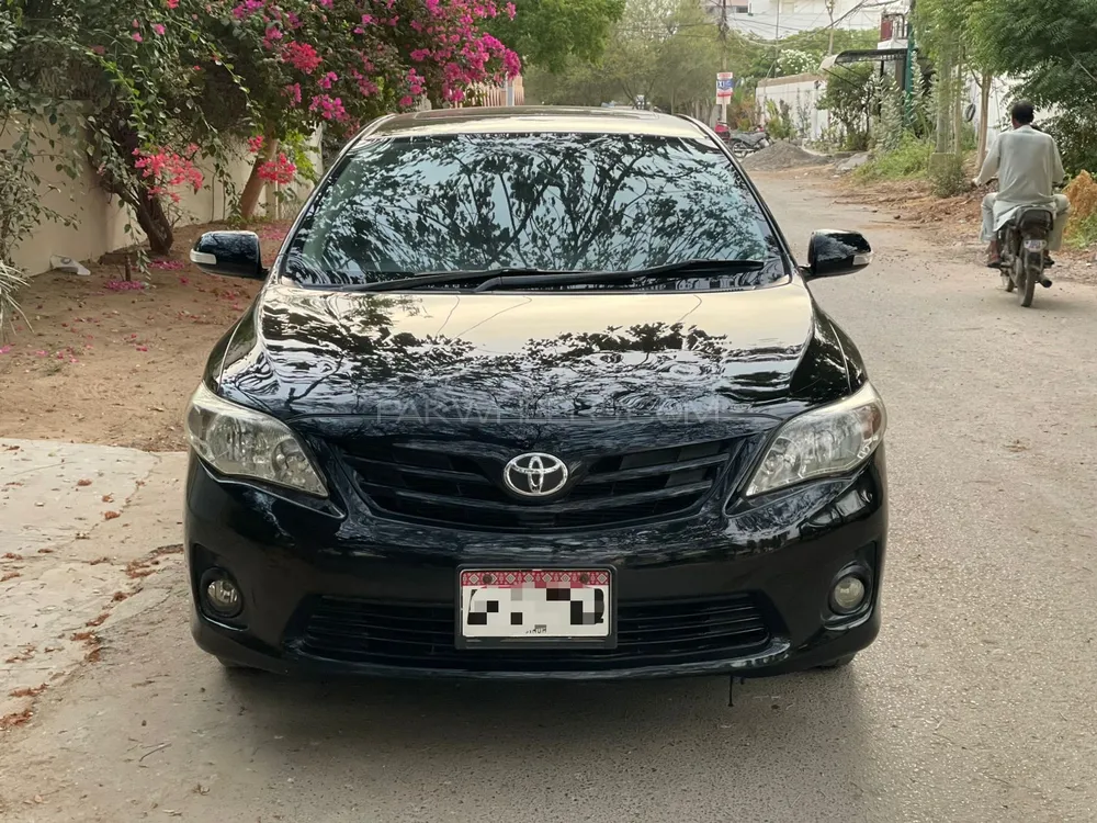 Toyota Corolla 2013 for Sale in Karachi Image-1