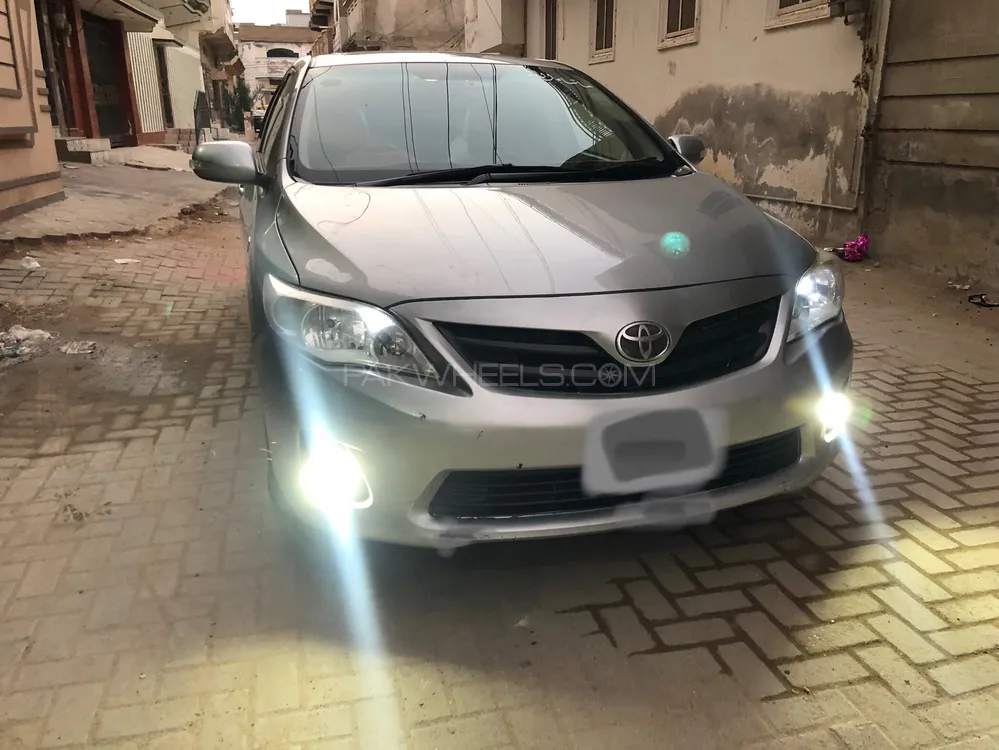 Toyota Corolla 2013 for Sale in Karachi Image-1