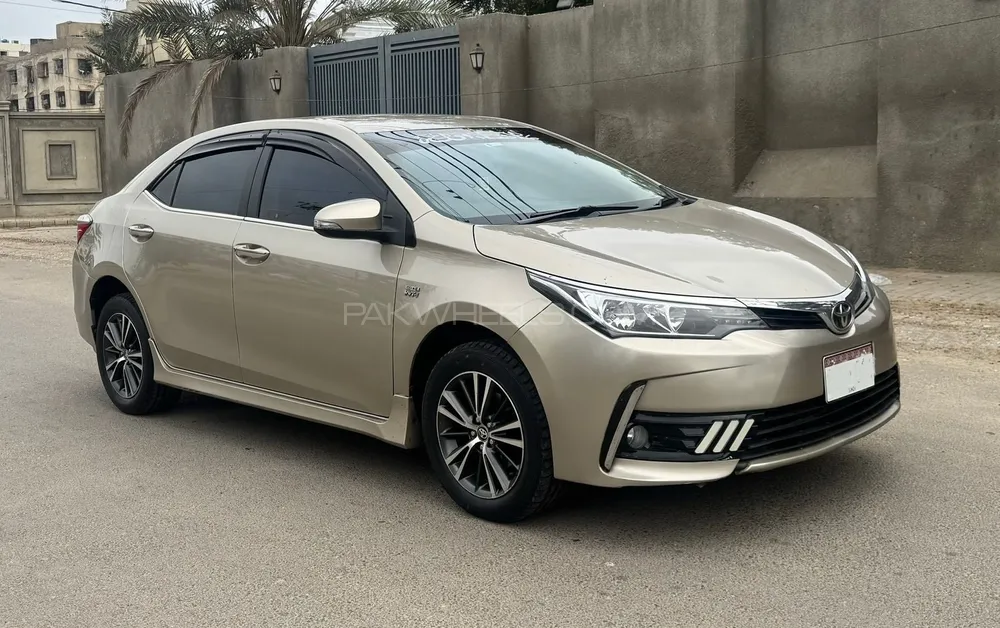 Toyota Corolla 2018 for Sale in Karachi Image-1