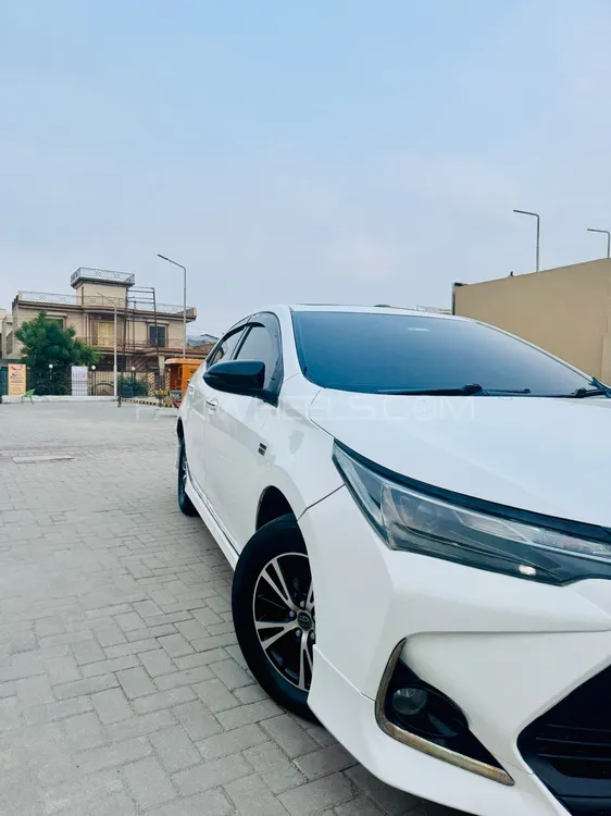 Toyota Corolla 2016 for Sale in Faisalabad Image-1