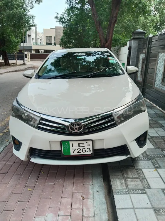 Toyota Corolla 2015 for Sale in Lahore Image-1