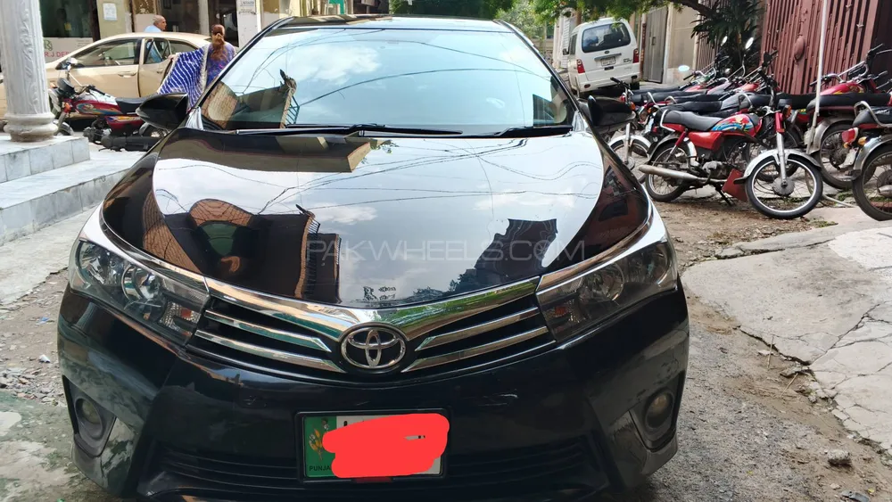 Toyota Corolla 2015 for Sale in Lahore Image-1