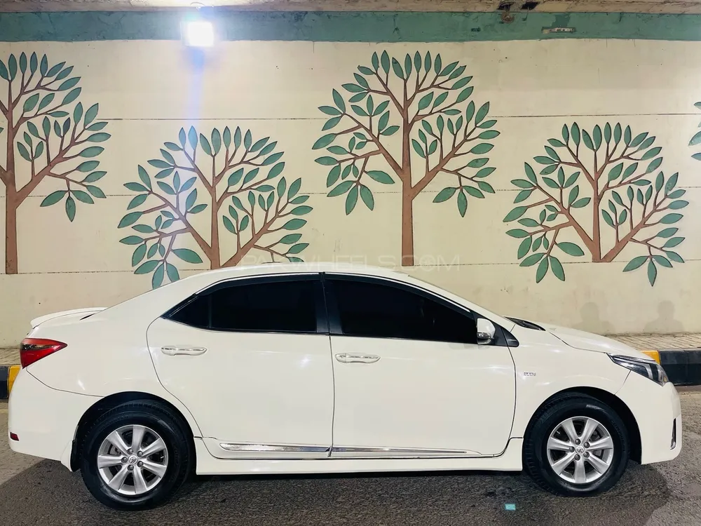 Toyota Corolla 2017 for Sale in Islamabad Image-1
