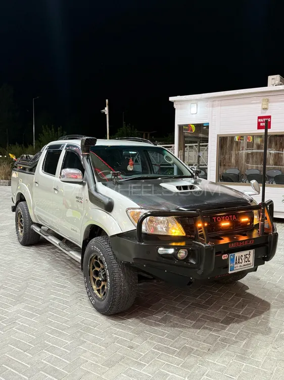 Toyota Hilux 2009 for Sale in Islamabad Image-1