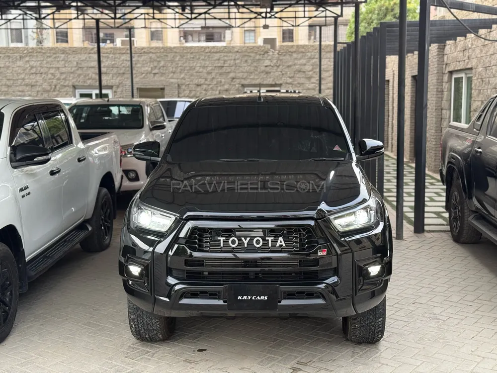 Toyota Hilux 2025 for Sale in Karachi Image-1