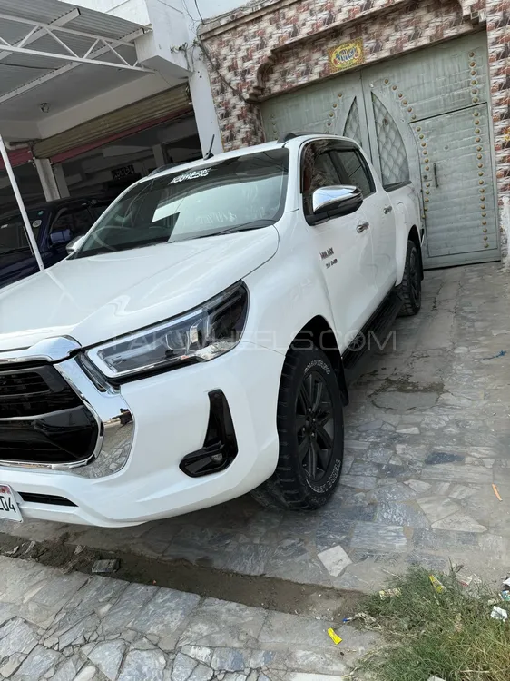 Toyota Hilux 2021 for Sale in Peshawar Image-1