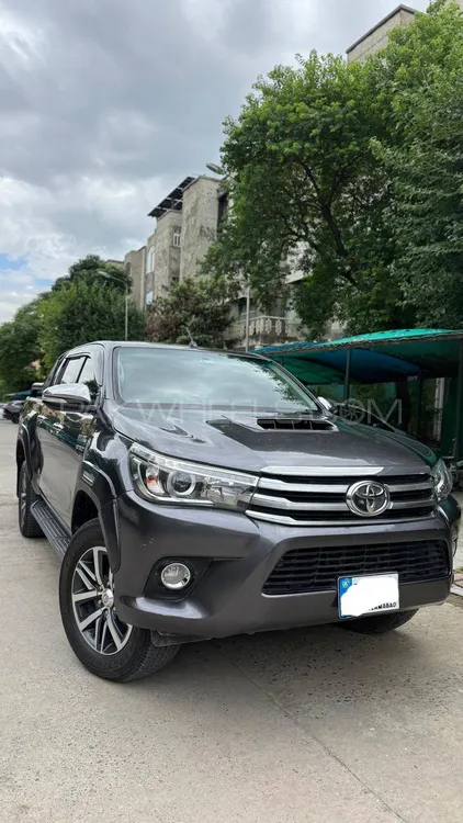 Toyota Hilux 2016 for Sale in Islamabad Image-1