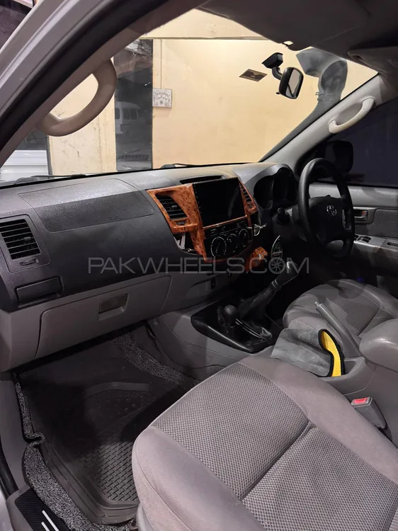 Toyota Hilux 2011 for Sale in Abbottabad Toyota Hilux 2011 for Sale in Abbottabad Image-5
