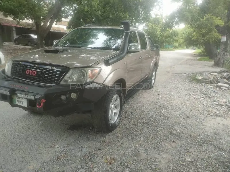 Toyota Hilux 2005 for Sale in Islamabad Image-1