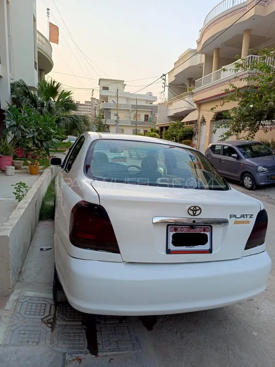 Toyota Platz 2002 for Sale in Karachi Image-1