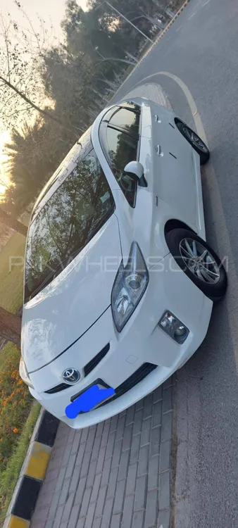 Toyota Prius 2011 for Sale in Peshawar Image-1
