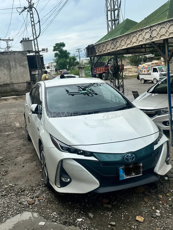 Toyota Prius 2018 for Sale in Islamabad Image-1