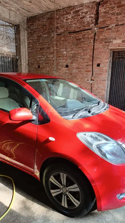 Toyota Vitz 2006 for Sale in Lahore Image-1