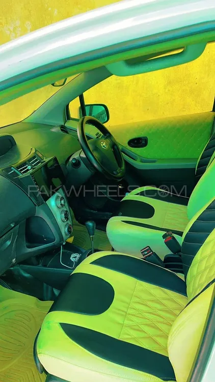 Toyota Vitz 2014 for Sale in Mardan Image-1
