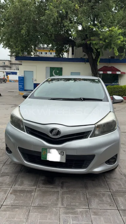 Toyota Vitz 2011 for Sale in Islamabad Image-1