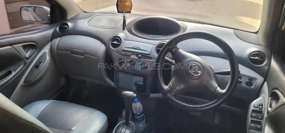 Toyota Vitz 2002 for Sale in Multan Image-1