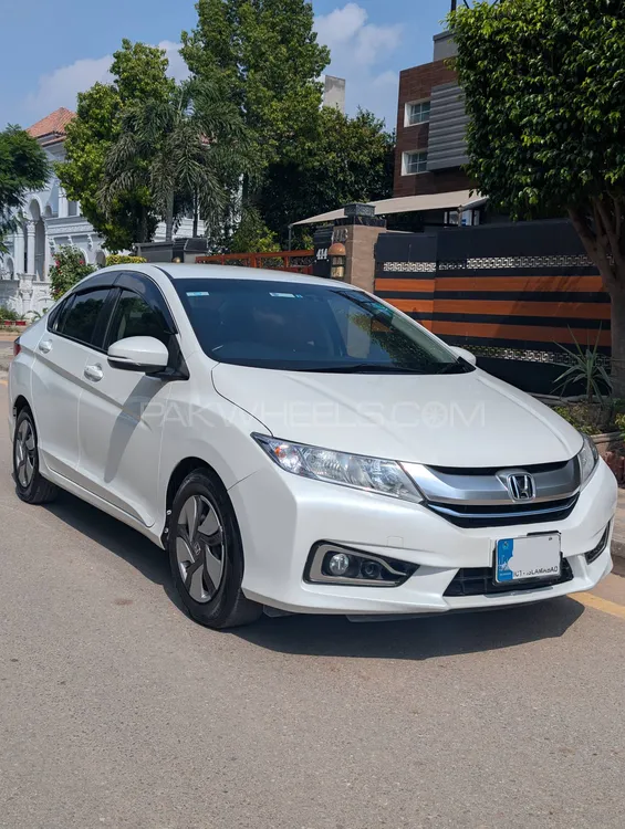Honda Grace Hybrid 2015 for Sale in Rawalpindi Image-1