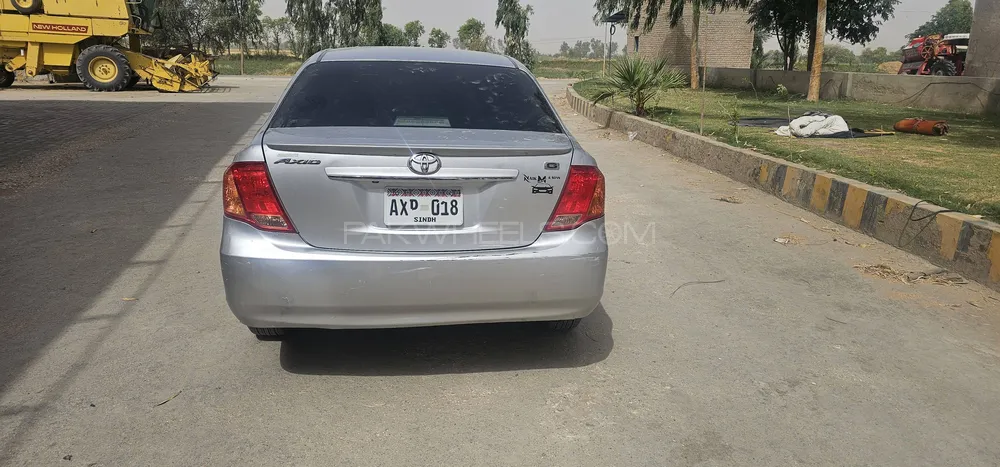 Toyota Corolla Axio 2012 for Sale in Larkana Image-1