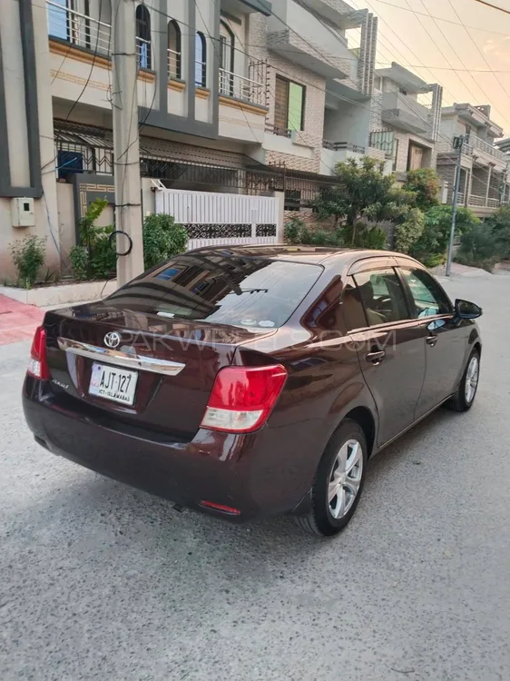 Toyota Corolla Axio 2013 for Sale in Islamabad Image-1