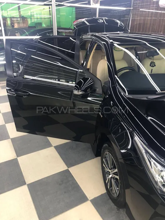Toyota Corolla 2017 for Sale in Lahore Image-1