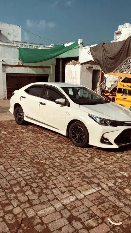 Toyota Corolla 2019 for Sale in Jalalpur Jattan Image-1
