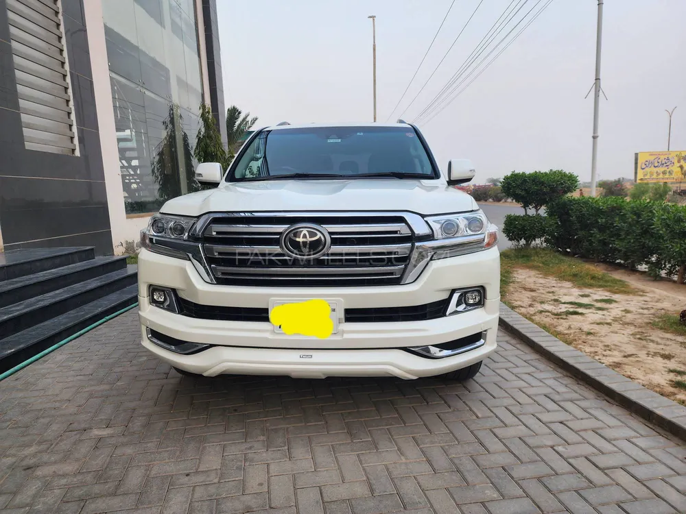 Toyota Land Cruiser 2017 for Sale in Multan Image-1