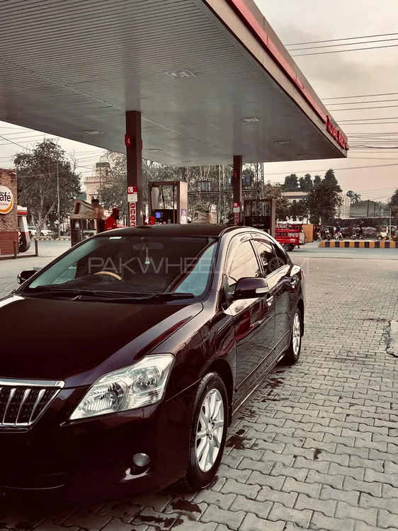 Toyota Premio 2013 for Sale in Lahore Image-1