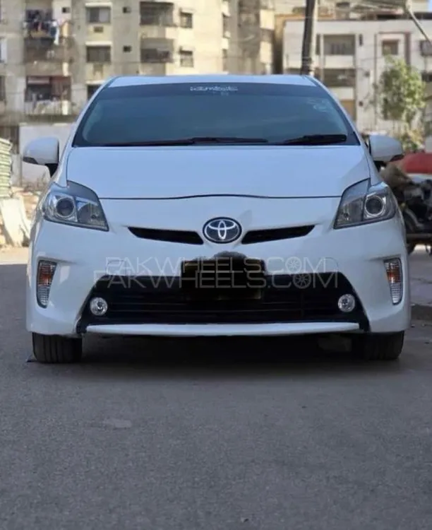 Toyota Prius 2013 for Sale in Karachi Image-1
