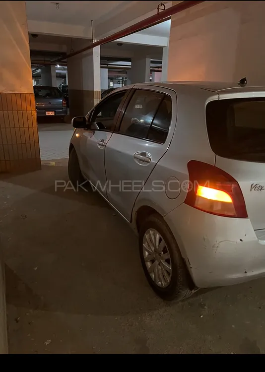 Toyota Vitz 2005 for Sale in Karachi Image-1