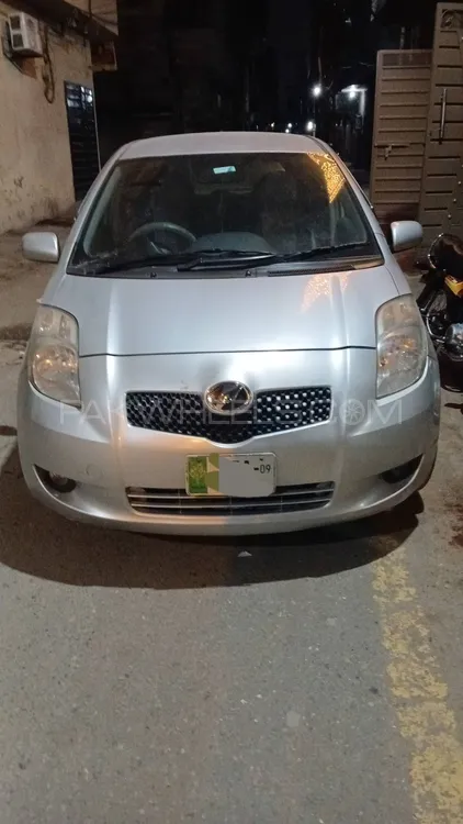 Toyota Vitz 2005 for Sale in Lahore Image-1