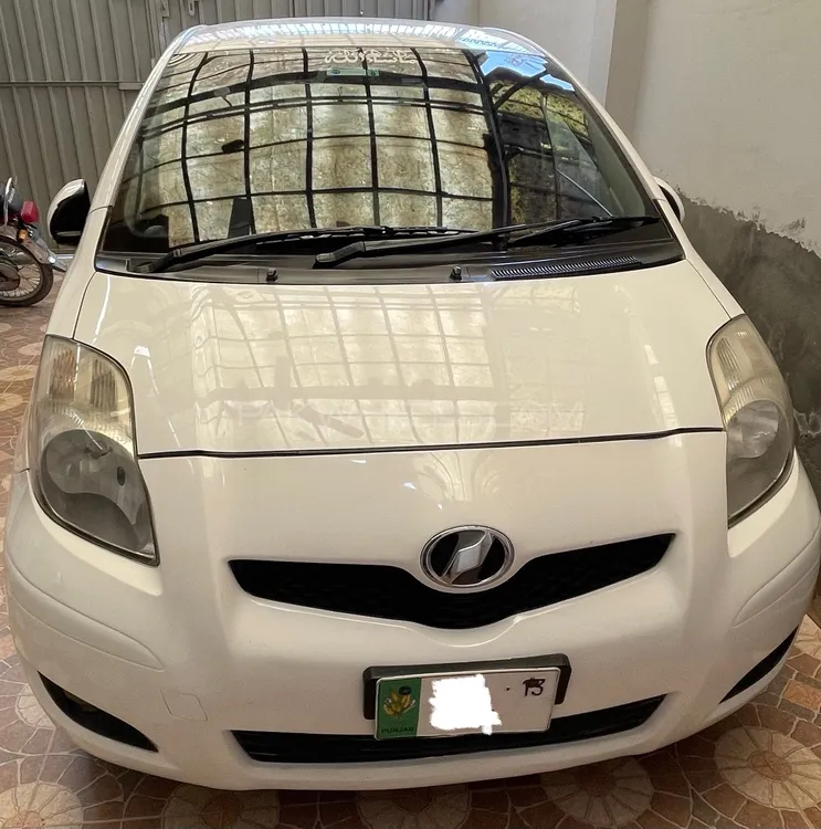 Toyota Vitz 2009 for Sale in Multan Image-1