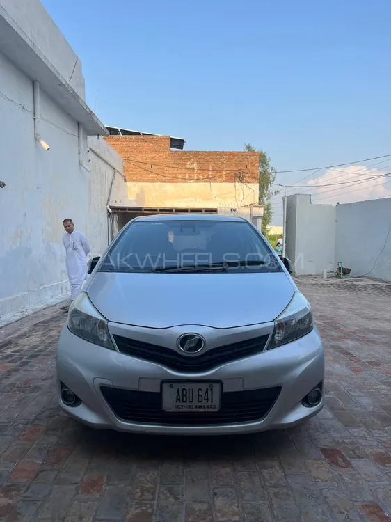 Toyota Vitz 2011 for Sale in Swabi Image-1
